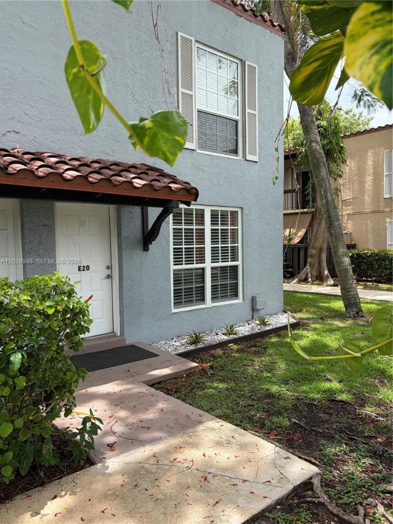 10778 N Kendall Dr , Unit E20, Miami, FL 33176 Photo