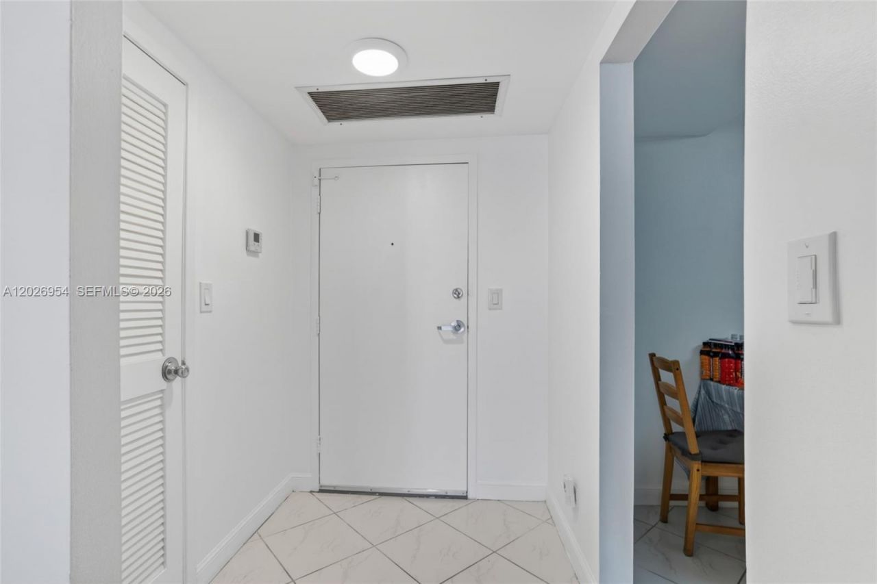 2500 Parkview Dr , Unit 1717, Hallandale Beach, FL 33009 Photo