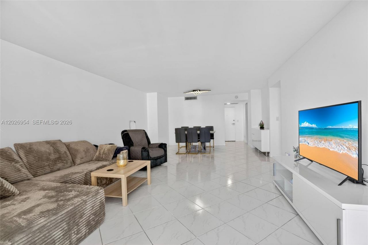 2500 Parkview Dr , Unit 1717, Hallandale Beach, FL 33009 Photo