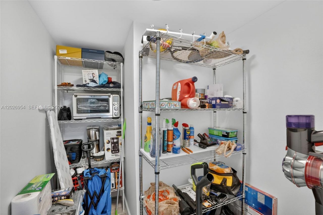 2500 Parkview Dr , Unit 1717, Hallandale Beach, FL 33009 Photo