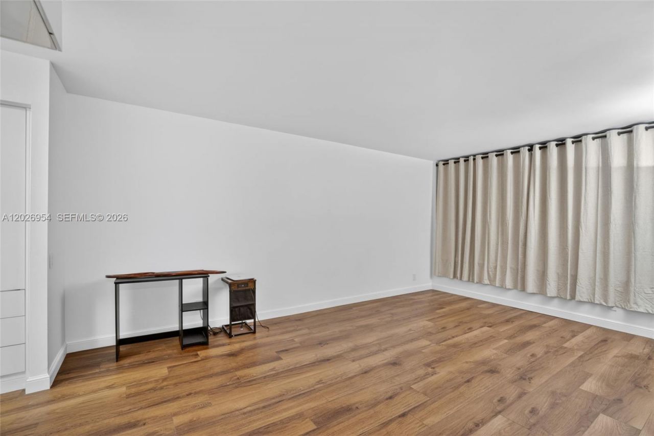 2500 Parkview Dr , Unit 1717, Hallandale Beach, FL 33009 Photo