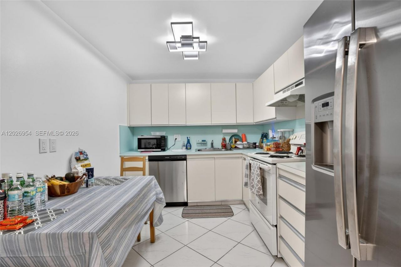 2500 Parkview Dr , Unit 1717, Hallandale Beach, FL 33009 Photo