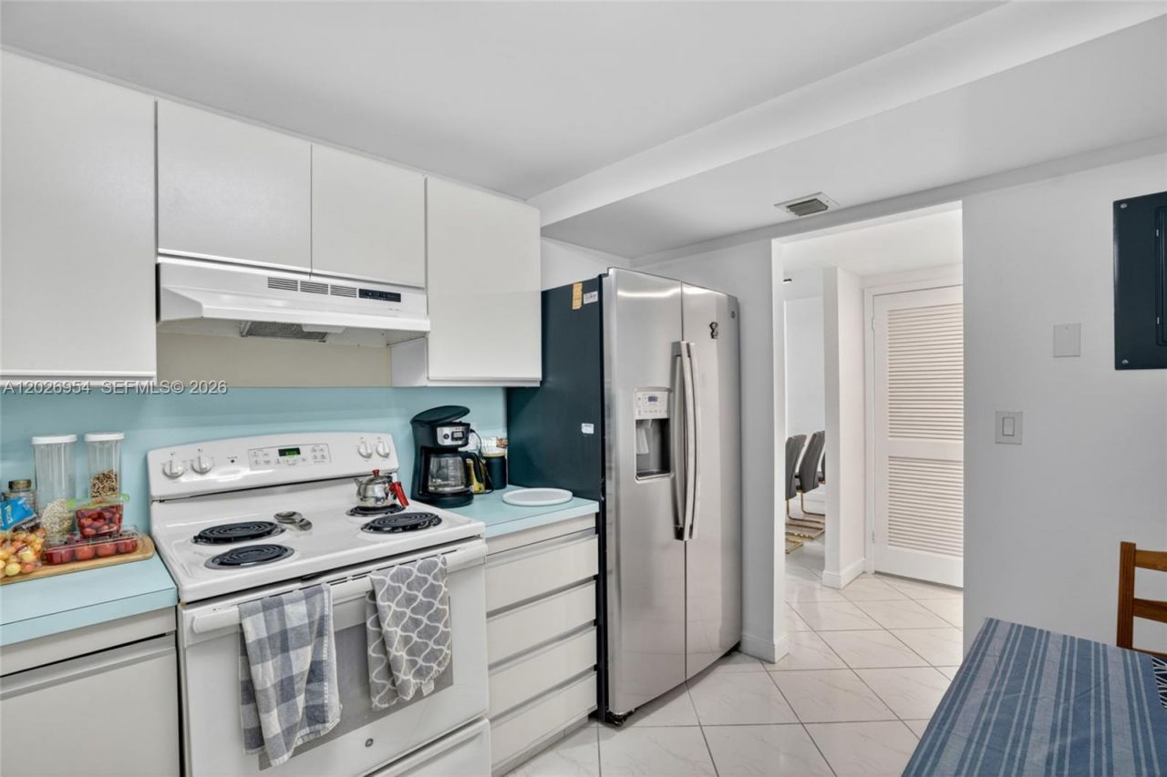 2500 Parkview Dr , Unit 1717, Hallandale Beach, FL 33009 Photo
