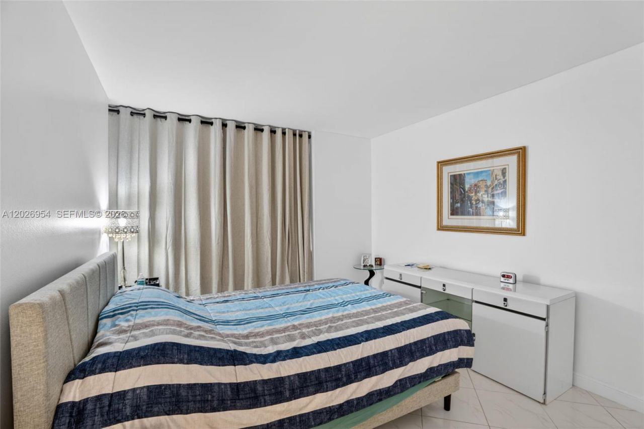 2500 Parkview Dr , Unit 1717, Hallandale Beach, FL 33009 Photo