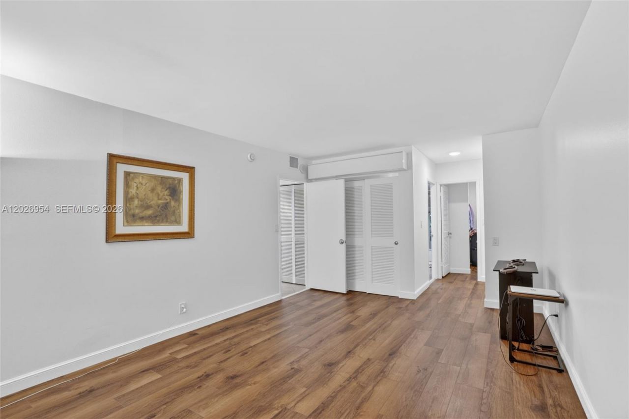 2500 Parkview Dr , Unit 1717, Hallandale Beach, FL 33009 Photo