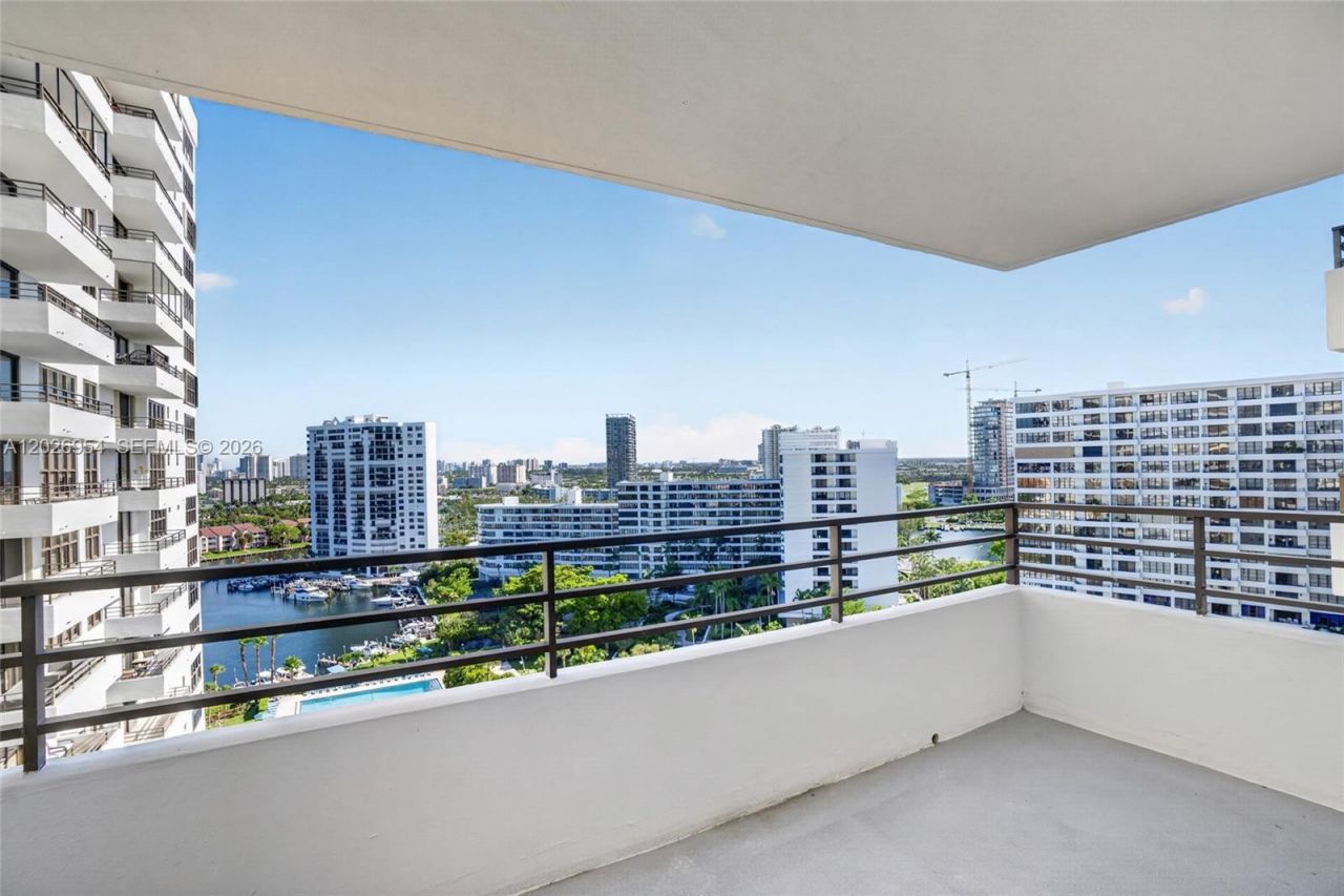 2500 Parkview Dr , Unit 1717, Hallandale Beach, FL 33009 Photo