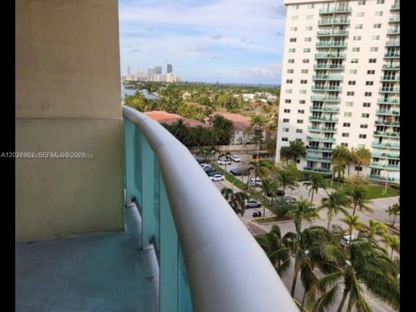 19390 Collins Ave , Unit 904, Sunny Isles Beach, FL 33160