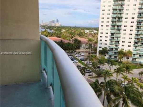 19390 Collins Ave , Unit 904, Sunny Isles Beach, FL 33160