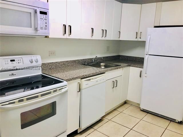 1800 Sans Souci Blvd , Unit 408, North Miami, FL 33181 Photo