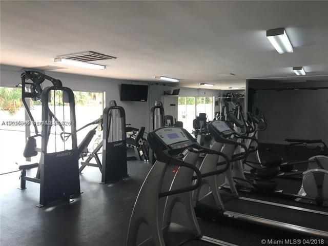 1800 Sans Souci Blvd , Unit 408, North Miami, FL 33181 Photo