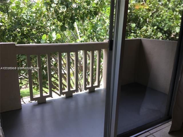 1800 Sans Souci Blvd , Unit 408, North Miami, FL 33181 Photo