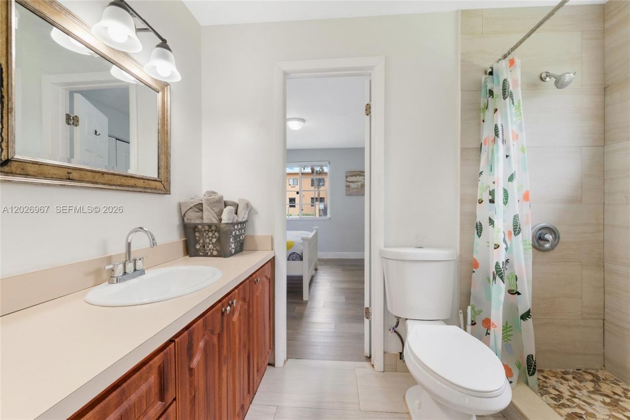 6198 SW 63rd St, South Miami, FL 33143 Photo