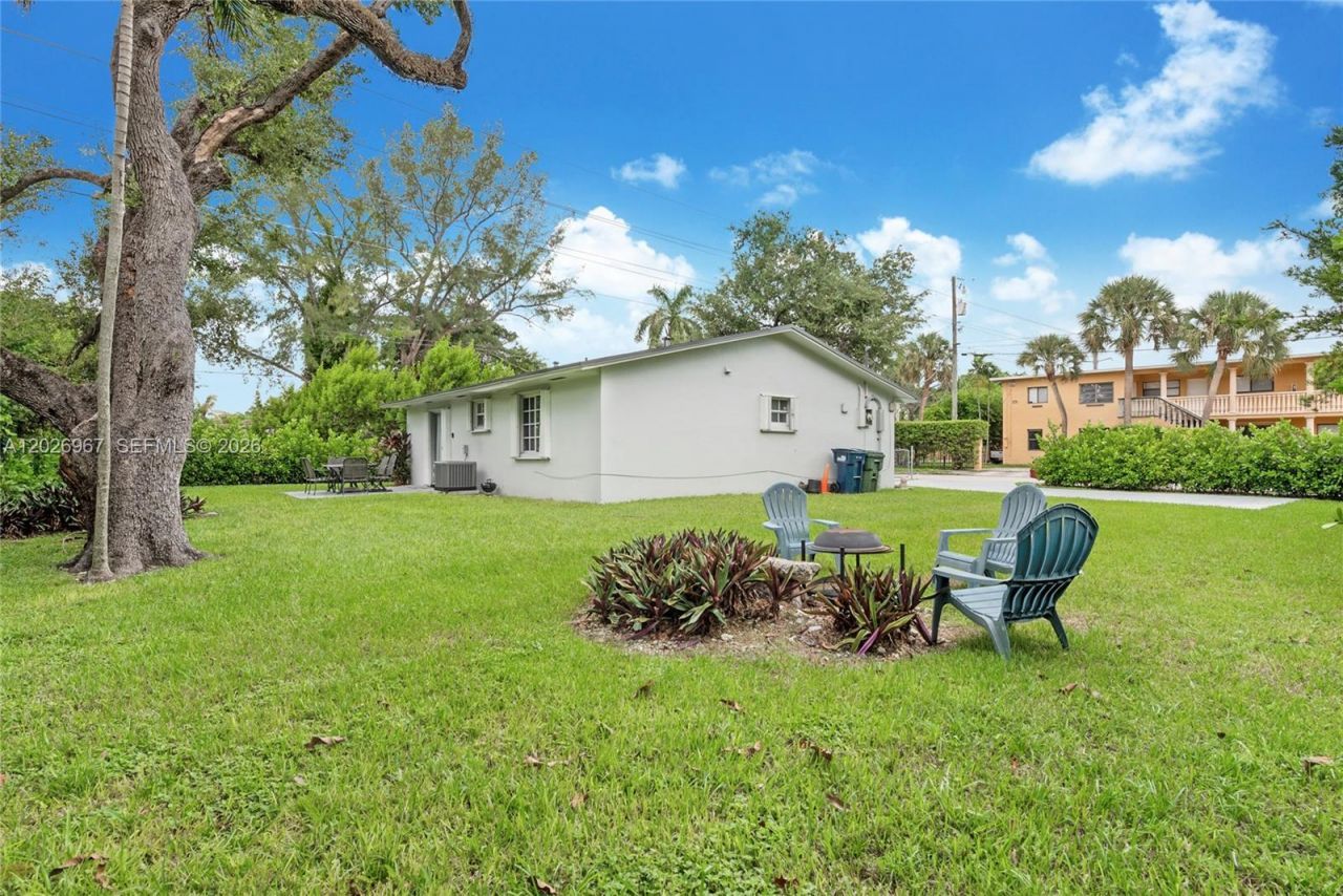 6198 SW 63rd St, South Miami, FL 33143 Photo