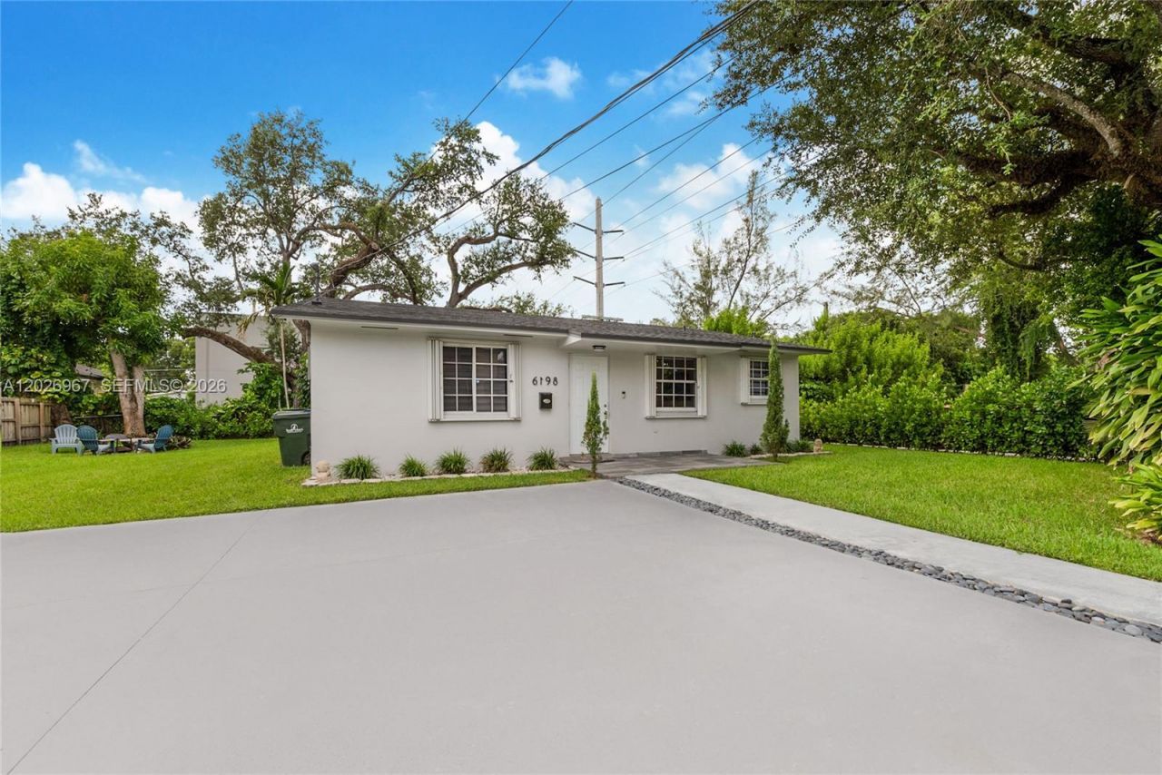 6198 SW 63rd St, South Miami, FL 33143 Photo