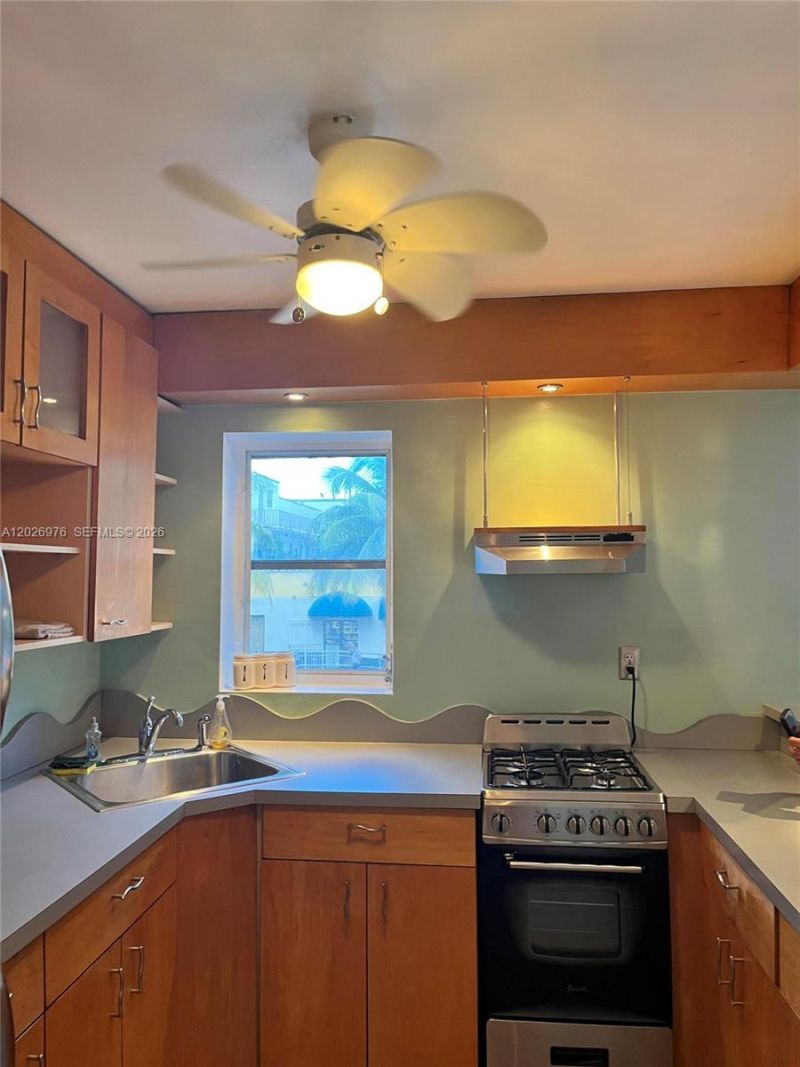 240 Collins Ave , Unit 2B, Miami Beach, FL 33139 Photo