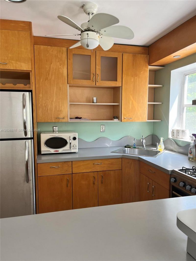 240 Collins Ave , Unit 2B, Miami Beach, FL 33139 Photo