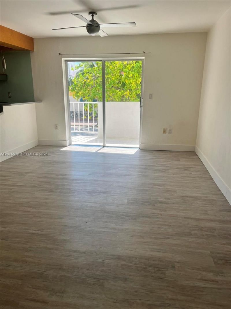 240 Collins Ave, Unit 2B, Miami Beach, FL 33139 Photo