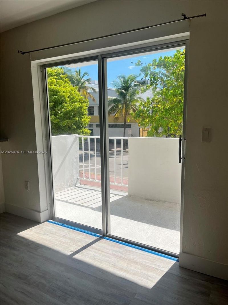 240 Collins Ave , Unit 2B, Miami Beach, FL 33139 Photo