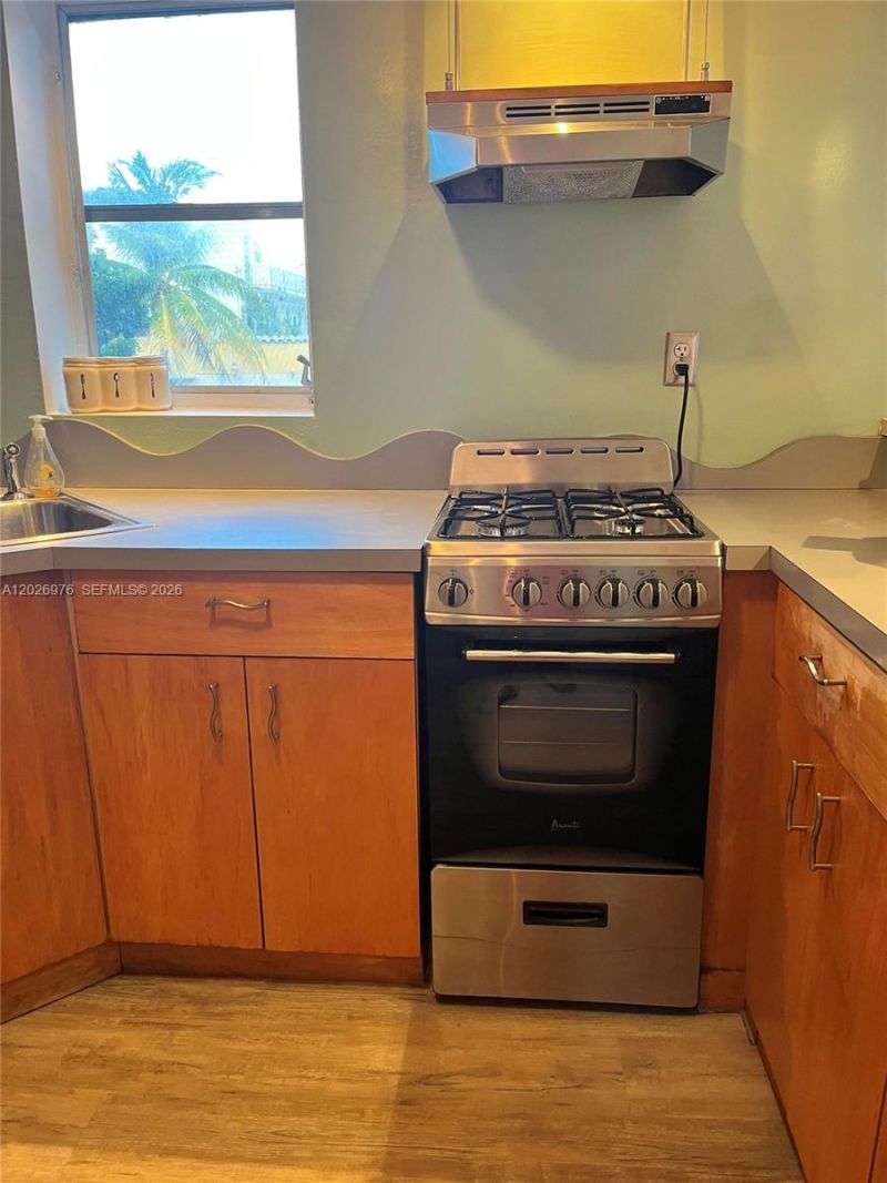 240 Collins Ave , Unit 2B, Miami Beach, FL 33139 Photo