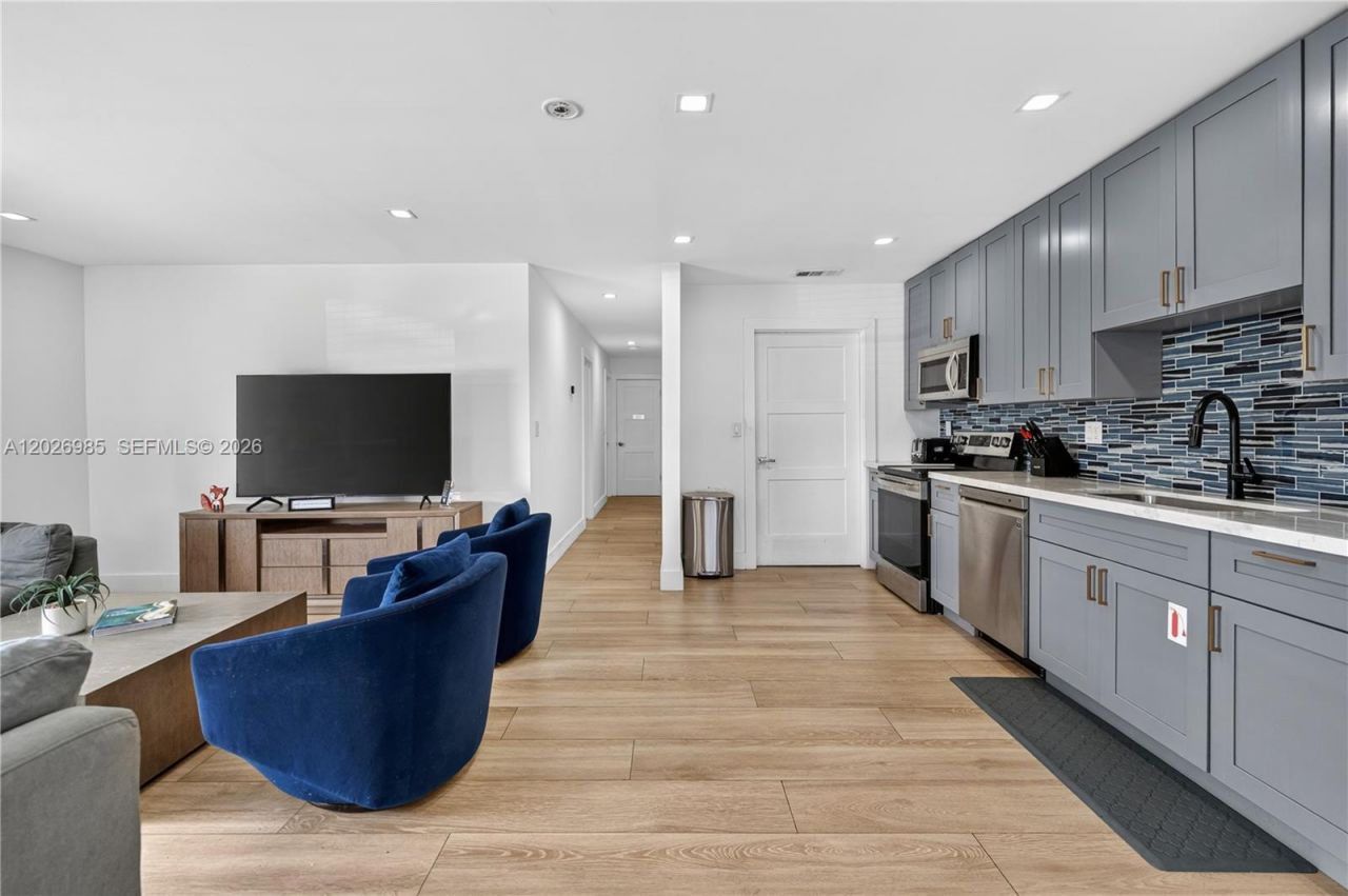 825 SW 14th St , Unit 827, Fort Lauderdale, FL 33315 Photo