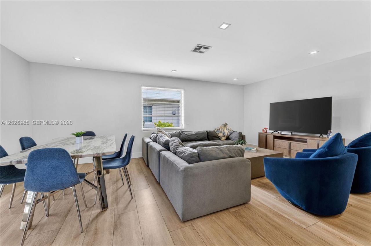 825 SW 14th St , Unit 827, Fort Lauderdale, FL 33315 Photo