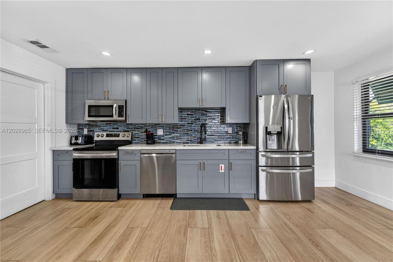 825 SW 14th St , Unit 827, Fort Lauderdale, FL 33315 Photo