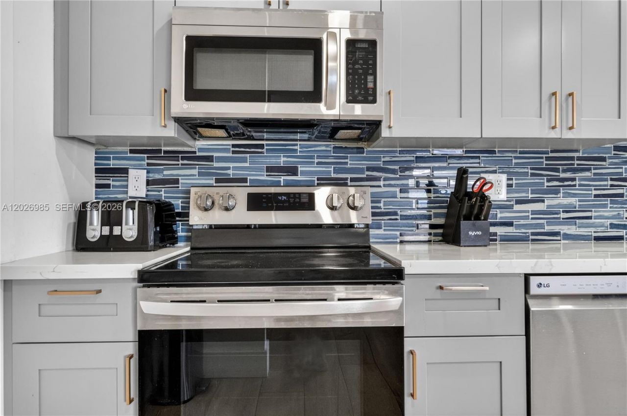 825 SW 14th St , Unit 827, Fort Lauderdale, FL 33315 Photo
