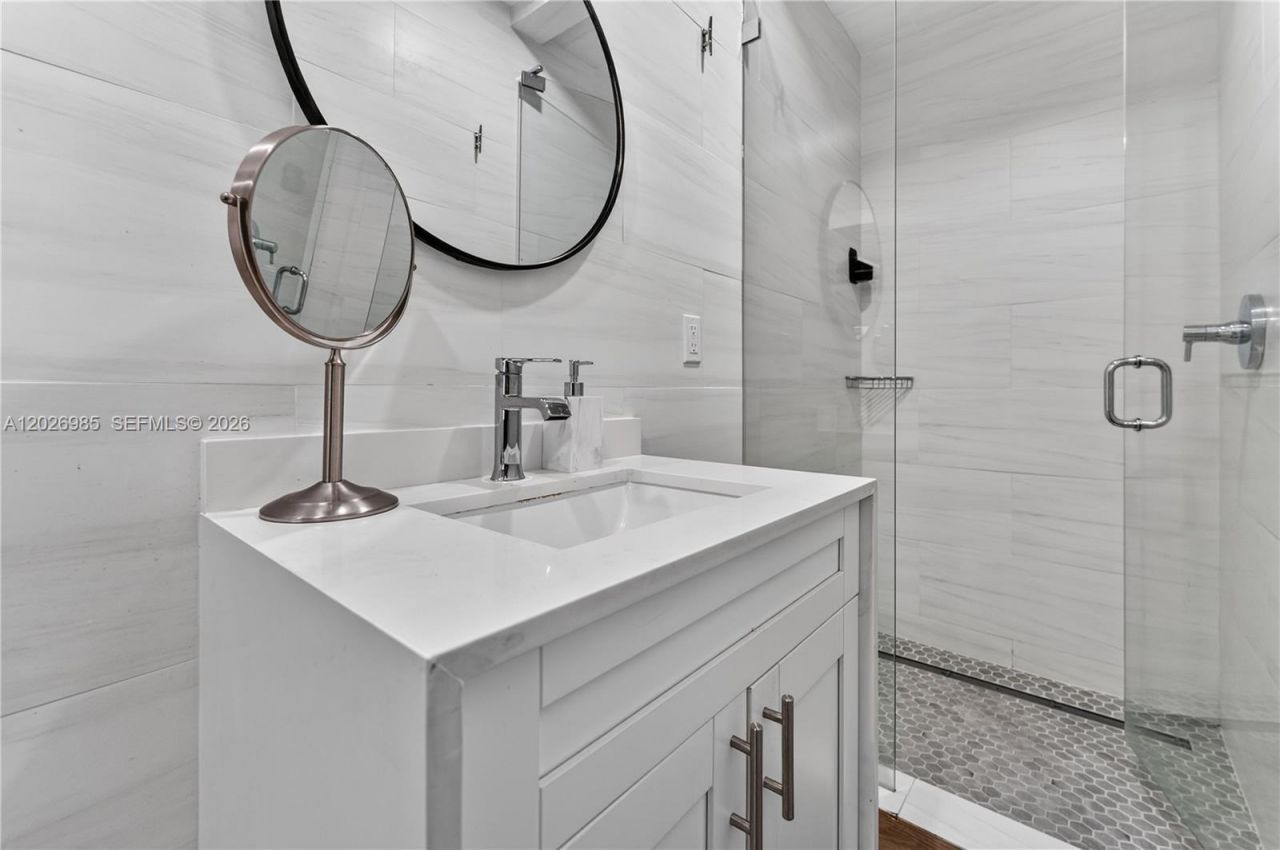 825 SW 14th St , Unit 827, Fort Lauderdale, FL 33315 Photo