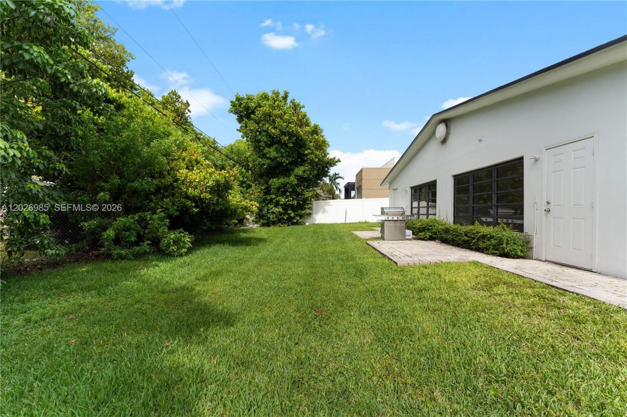 825 SW 14th St , Unit 827, Fort Lauderdale, FL 33315 Photo