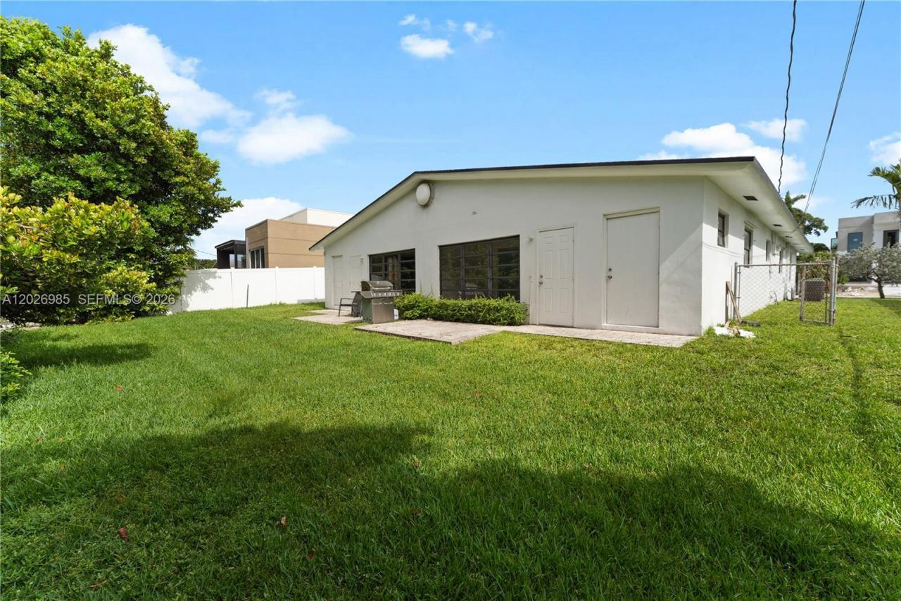 825 SW 14th St , Unit 827, Fort Lauderdale, FL 33315 Photo