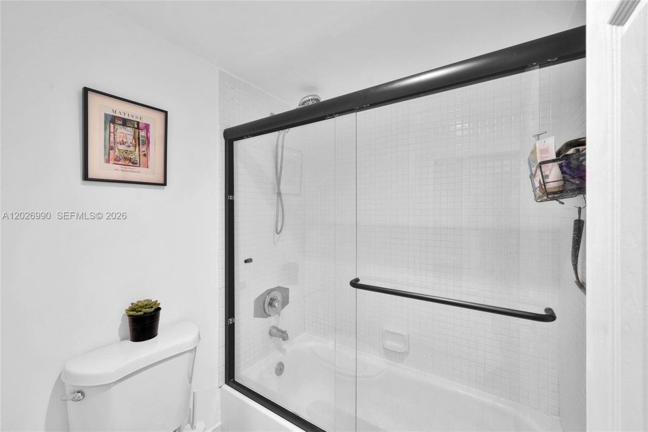 20515 E Country Club Dr, Unit 2146, Aventura, FL 33180 Photo
