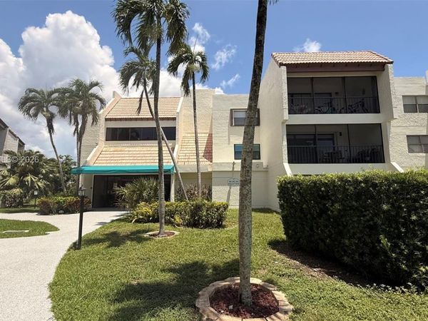 301 Racquet Club Rd, Unit 305, Weston, FL 33326