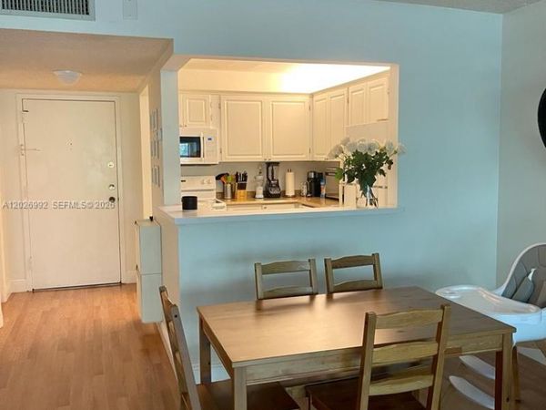301 Racquet Club Rd , Unit 305, Weston, FL 33326