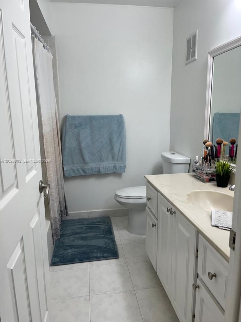 301 Racquet Club Rd , Unit 305, Weston, FL 33326 Photo