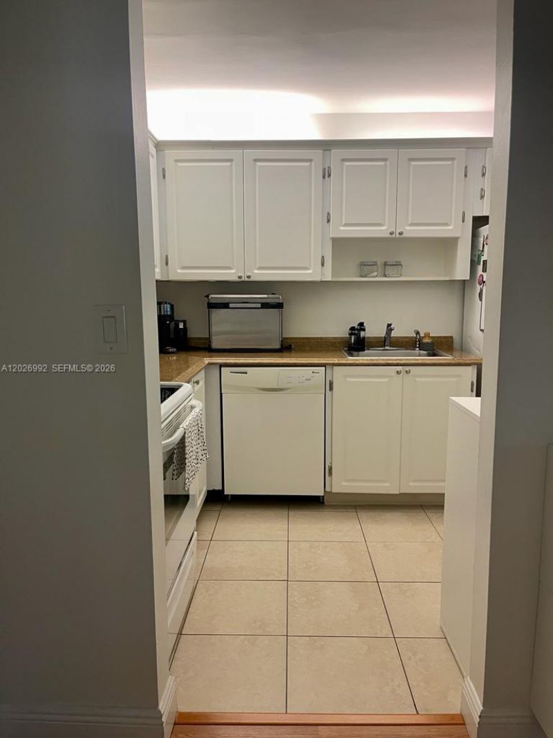 301 Racquet Club Rd , Unit 305, Weston, FL 33326 Photo