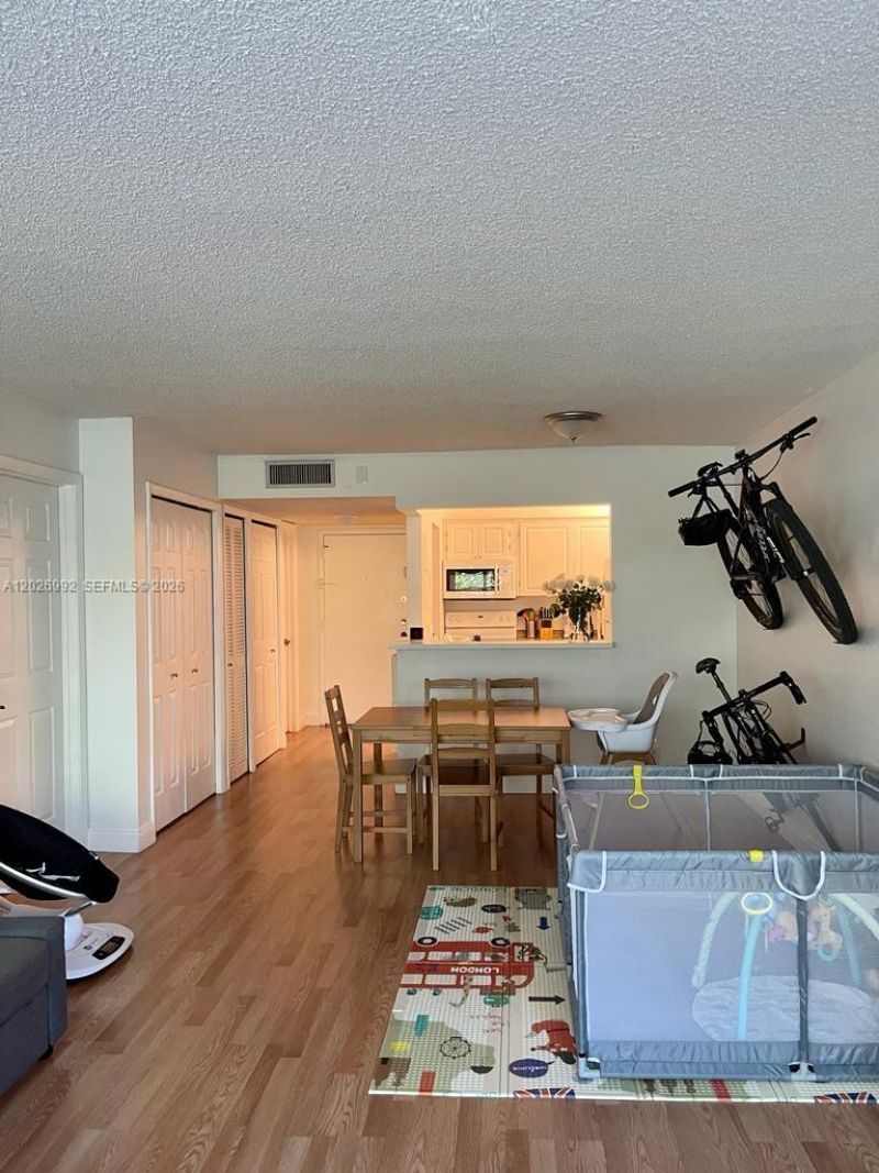 301 Racquet Club Rd , Unit 305, Weston, FL 33326 Photo