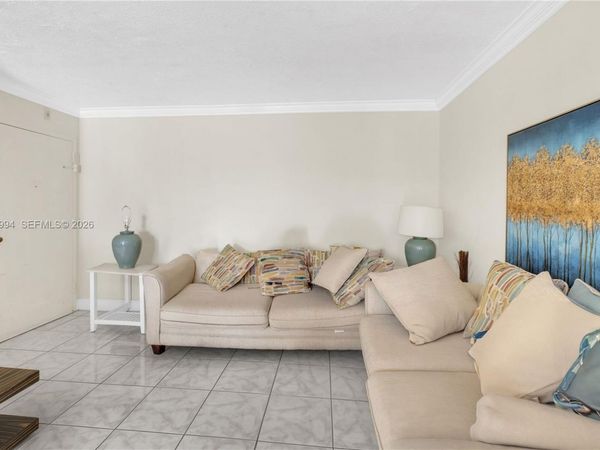496 NW 165th St Rd , Unit D-616, Miami, FL 33169