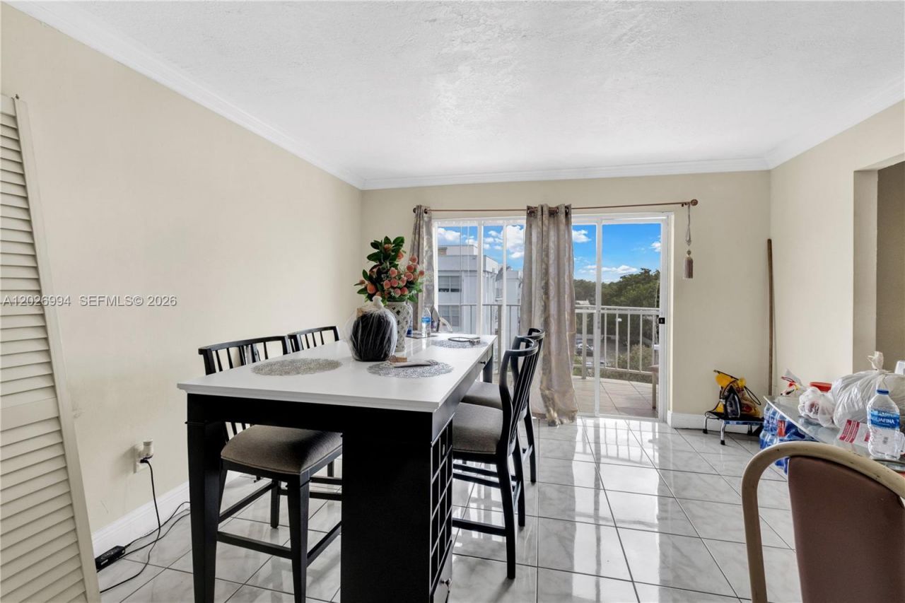 496 NW 165th St Rd , Unit D-616, Miami, FL 33169 Photo