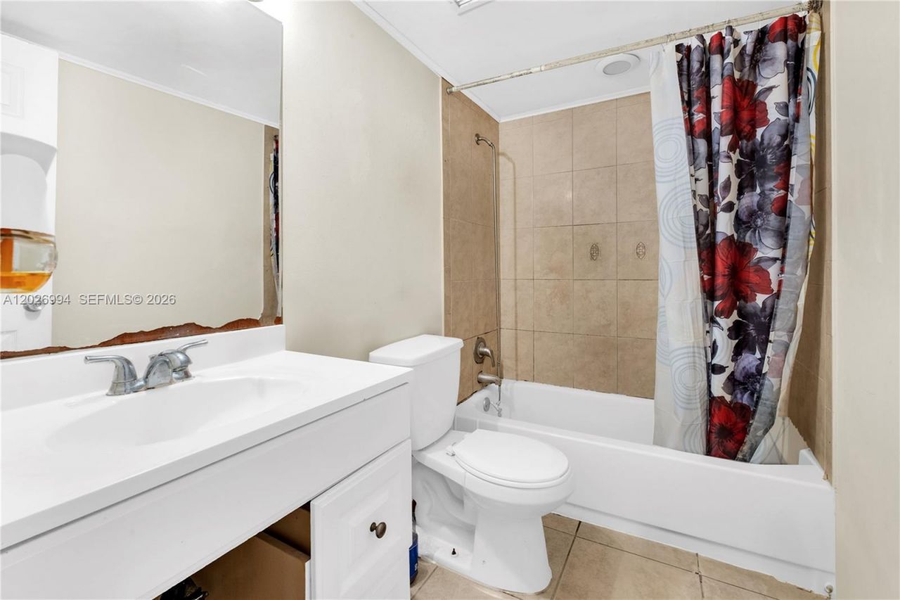 496 NW 165th St Rd , Unit D-616, Miami, FL 33169 Photo