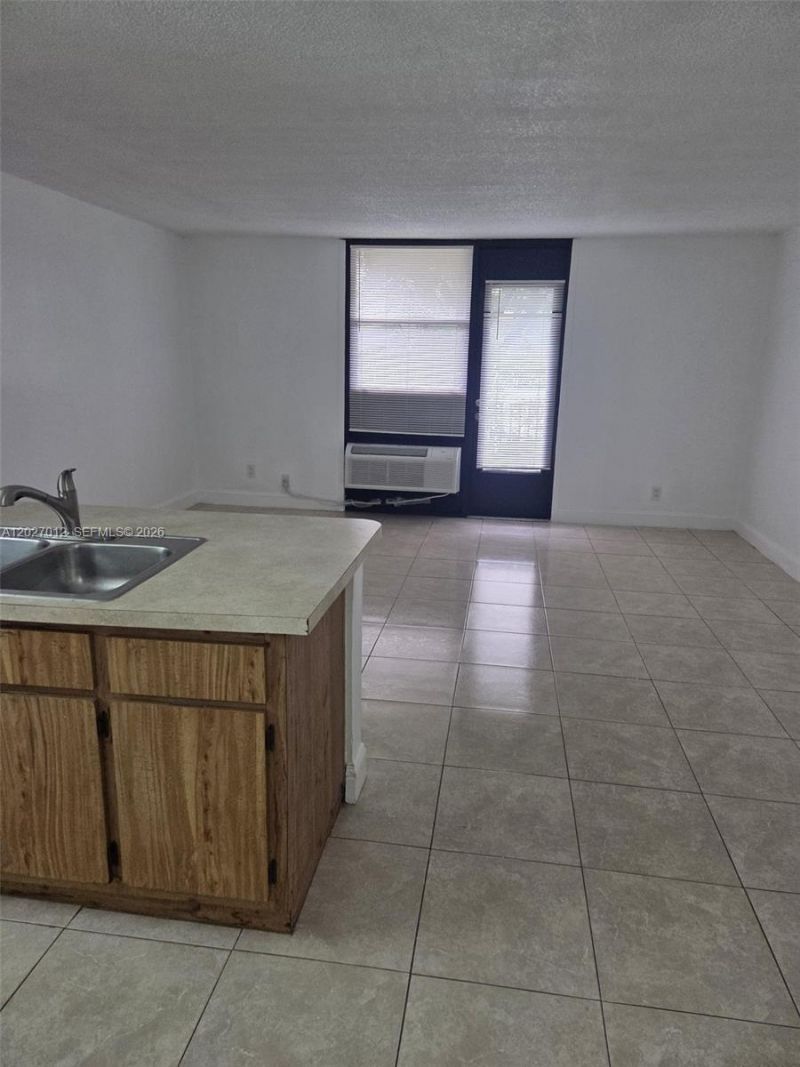 2771 Riverside Dr, Unit 102-A, Coral Springs, FL 33065 Photo
