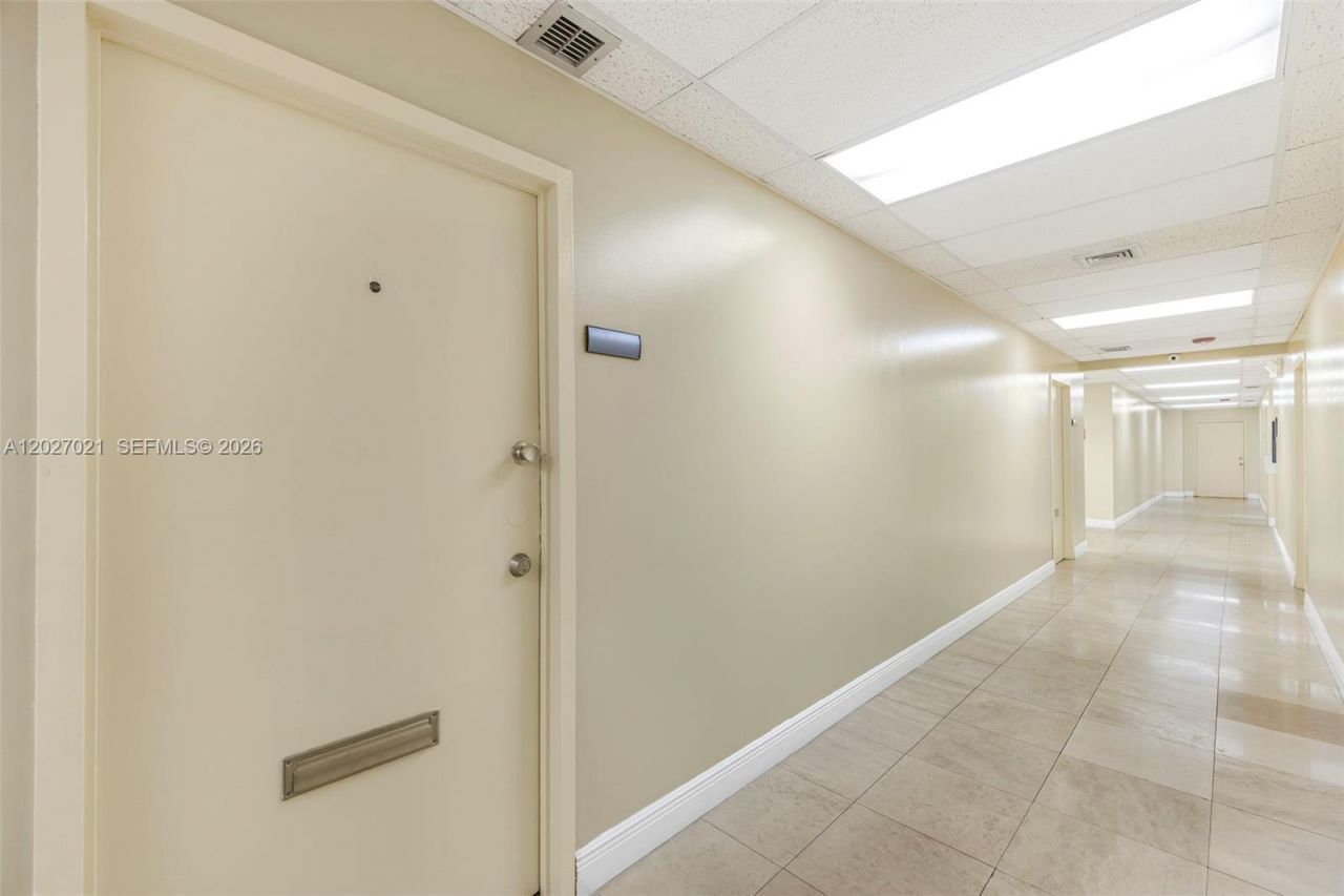 540 NW 165th St Rd , Unit 209, Miami, FL 33169 Photo
