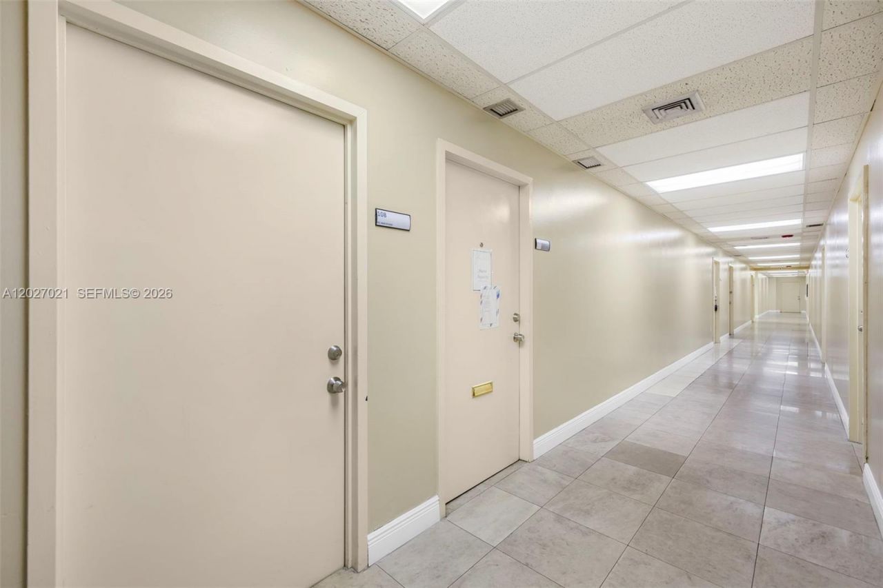 540 NW 165th St Rd , Unit 209, Miami, FL 33169 Photo