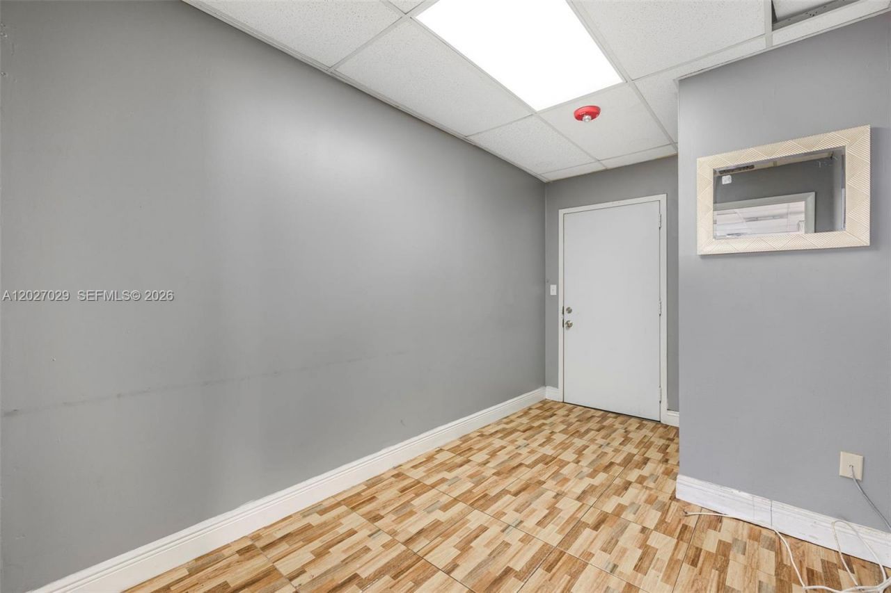 540 NW 165th St Rd , Unit 308, Miami, FL 33169 Photo