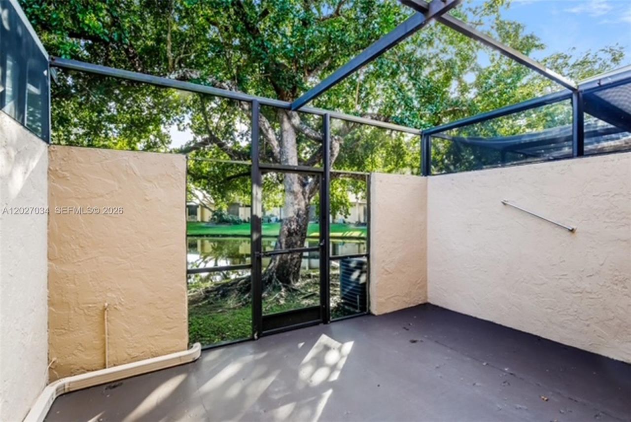 9732 NW 15th St , Unit 306, Pembroke Pines, FL 33024 Photo