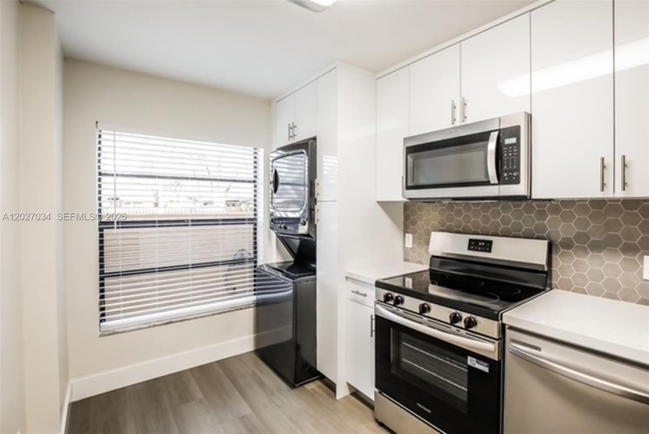 9732 NW 15th St , Unit 306, Pembroke Pines, FL 33024 Photo