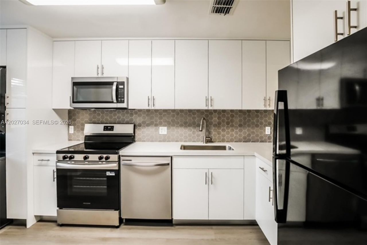 9732 NW 15th St , Unit 306, Pembroke Pines, FL 33024 Photo