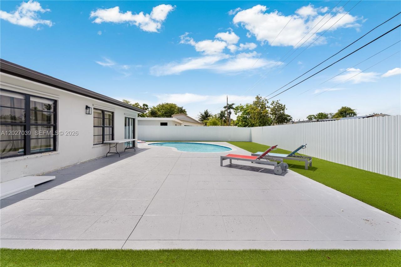 7051 Tyler St , Hollywood, FL 33024 Photo