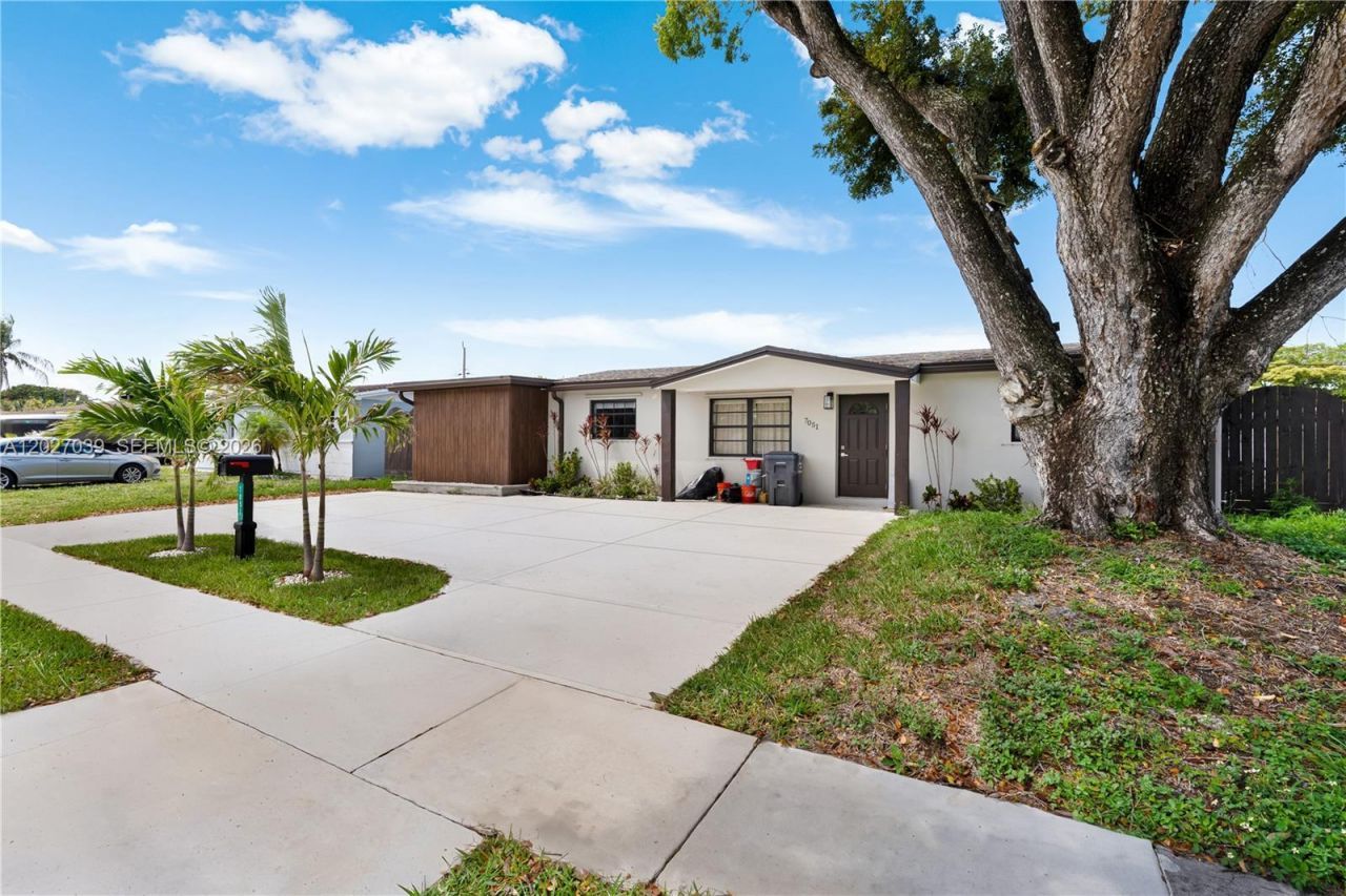 7051 Tyler St , Hollywood, FL 33024 Photo