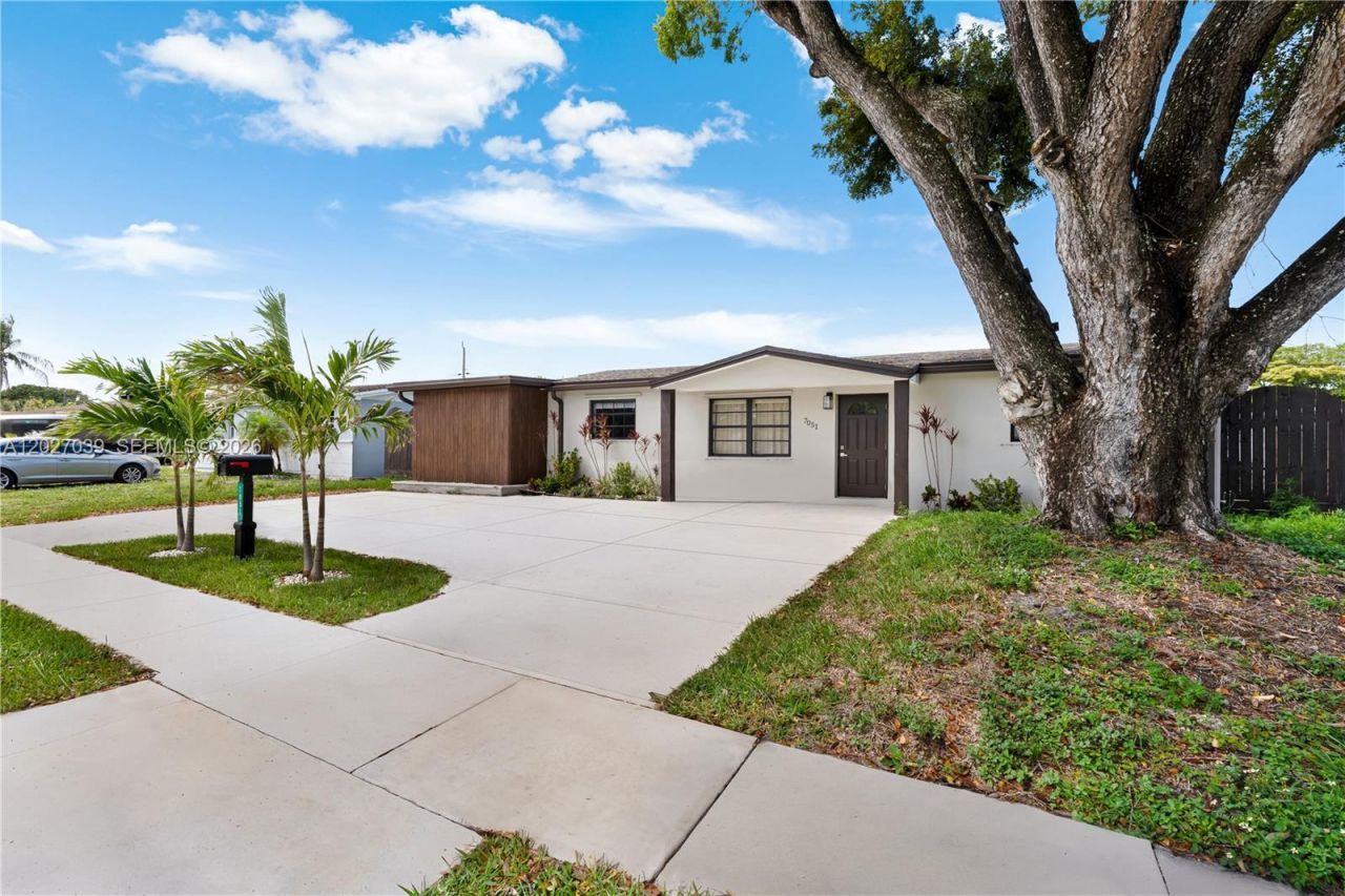 7051 Tyler St , Hollywood, FL 33024 Photo