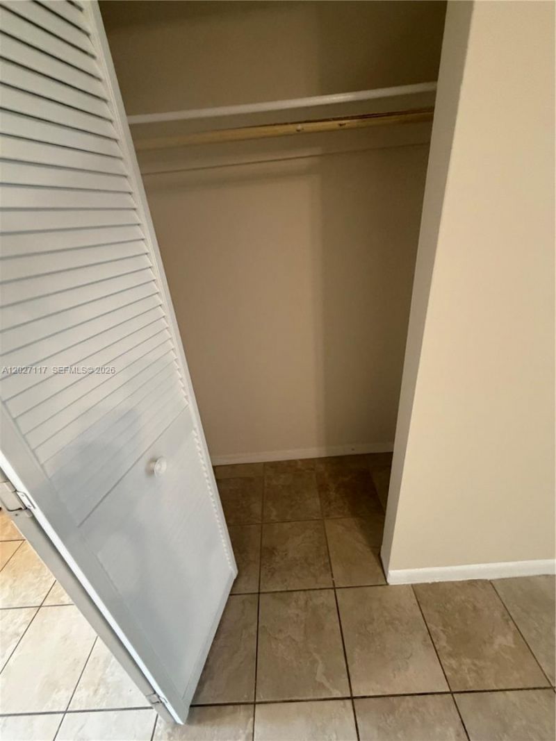 220 SW 9th Ave, Unit 219, Hallandale Beach, FL 33009 Photo